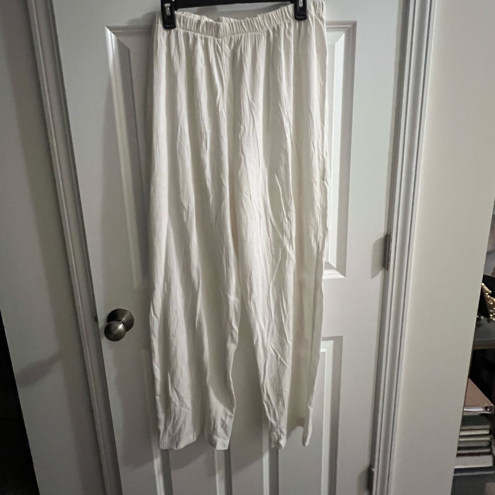 White Pants - Picture 2 of 3